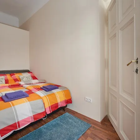 Apartment Central City Apartman